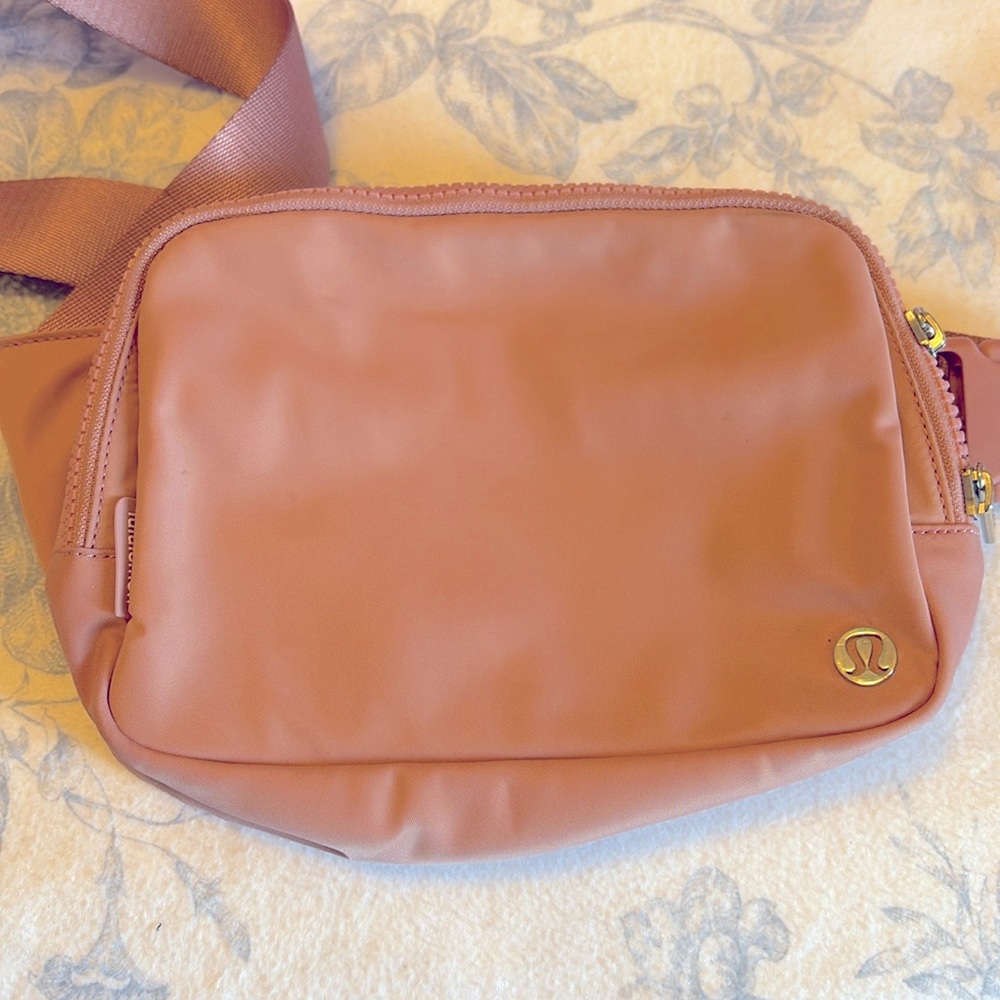 Lululemon Everywhere Belt Bag Large